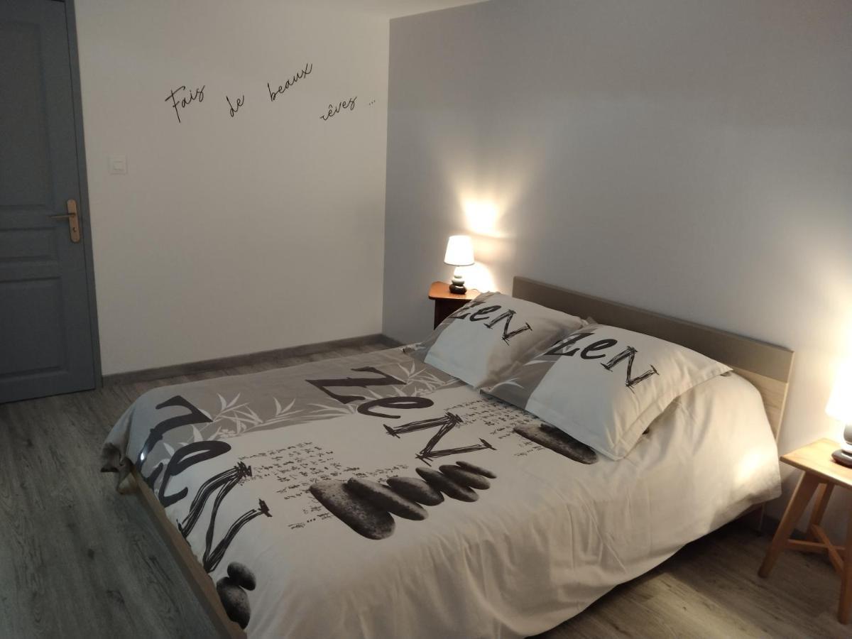 Sur La Colline Apartamento Sousceyrac Exterior foto