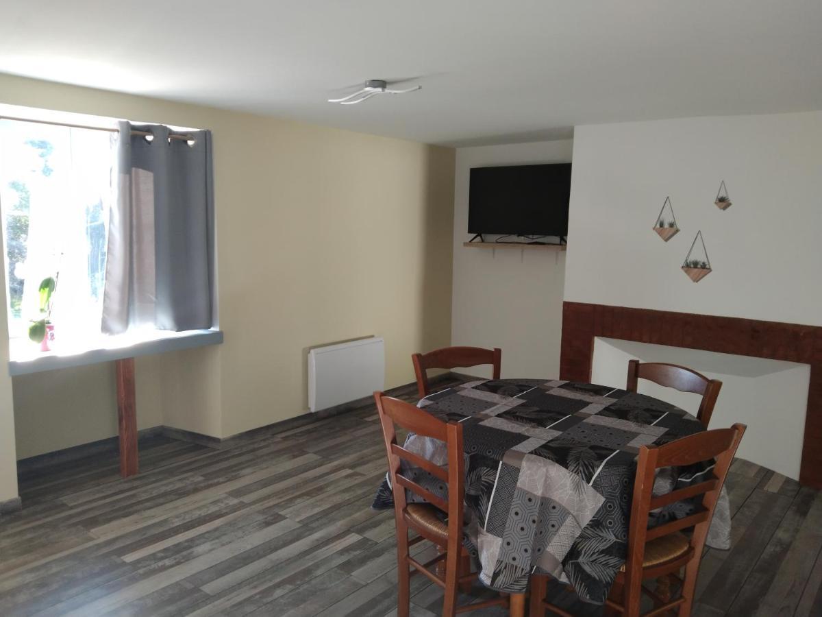 Sur La Colline Apartamento Sousceyrac Exterior foto